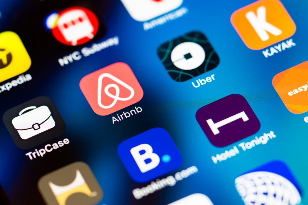 Apps; sharing economy; airbnb; uber